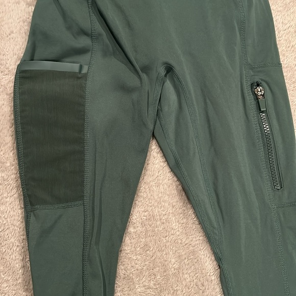 Fabletics XXS Green Set - Picture 7 of 9